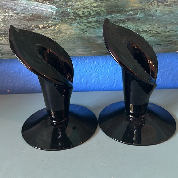A Pair of Vintage Black Glass Calla Lily Candle Holders - Picture 4 of 8